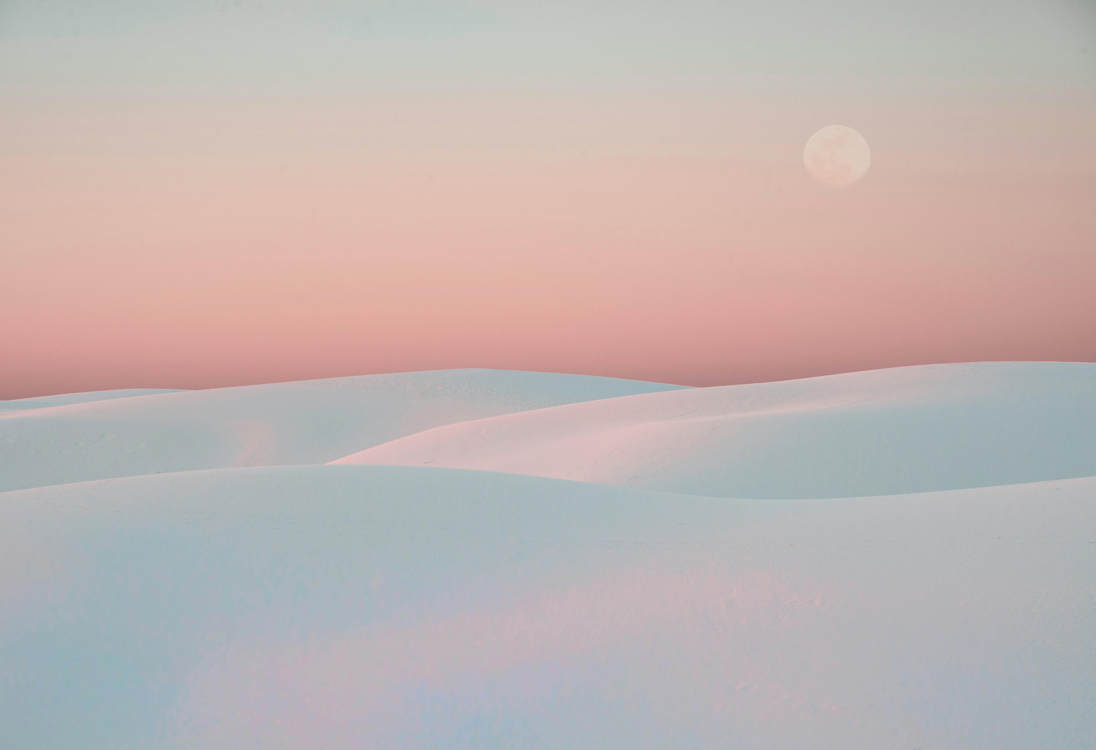 White sand backdrop by John Fowler on Unsplash